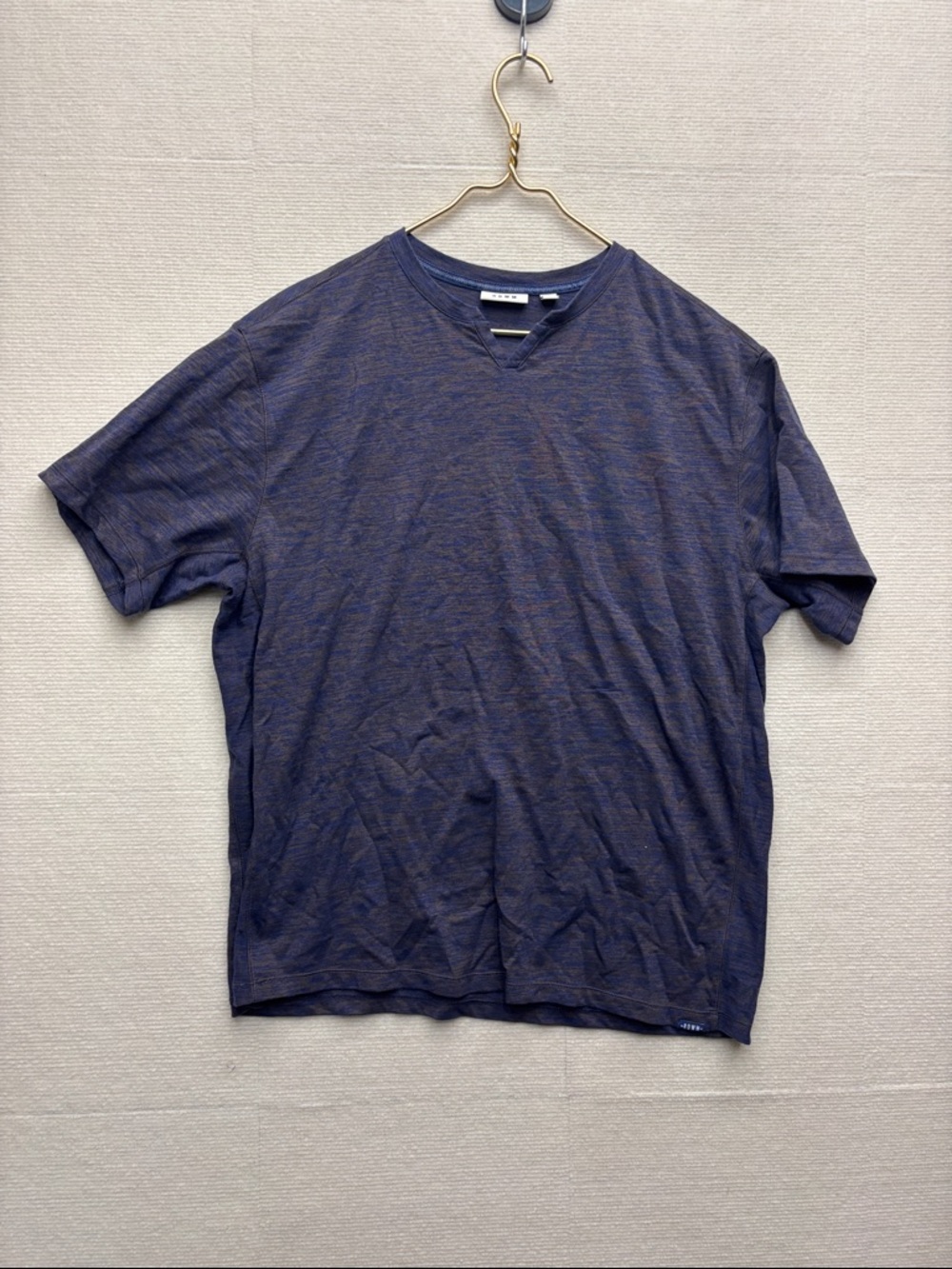 ROWM | XL Men's Navy gold Heather V-Neck Short Sleeve Shirt